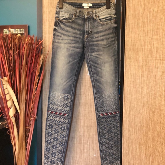 Miss Me Vintage Jeans - Picture 13 of 13